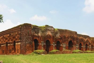 রাজনৈতিক অনুপ্রবেশে ইমারত শৈলীর আগমন