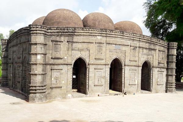 পোড়ামাটির নকশায় প্রকৃতি