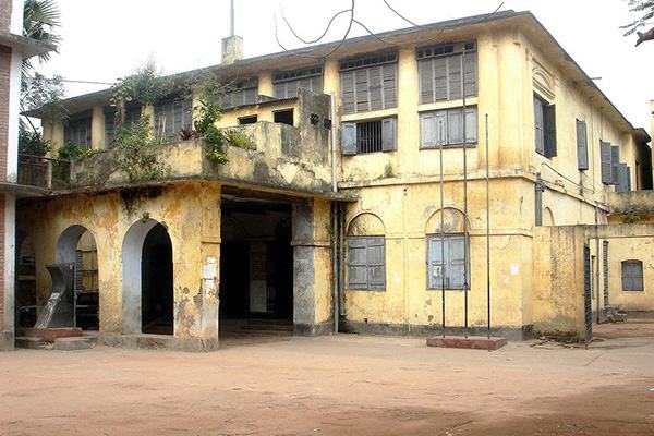 বাংলার স্থাপত্যে পাশ্চাত্য প্রভাব