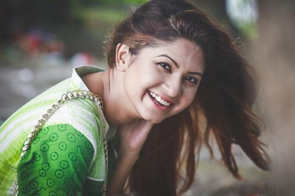 ‘গল্প ভালো হলে যেকোনো দেশ-ভাষায় কাজ করব’