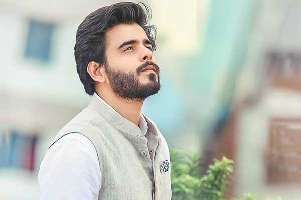 বছর শেষেও ব্যস্ত তারা...