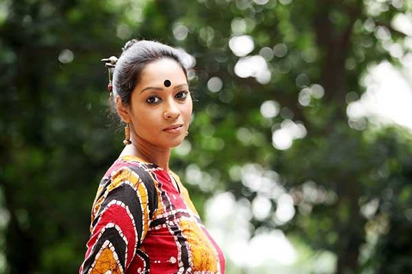‘আগুনপাখি’র শুটিংস্পট থেকে মৌটুসী...