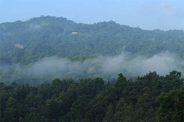 মেঘে ঢাকা ফুরমোন  পাহাড়ে...