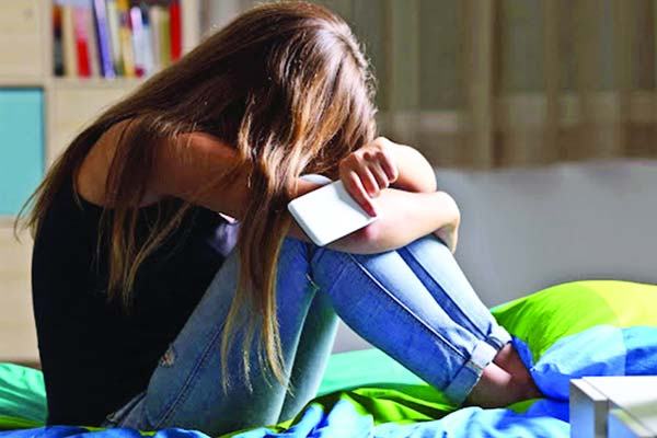 মানসিক সমস্যা সৃষ্টি করছে সামাজিক মাধ্যম!