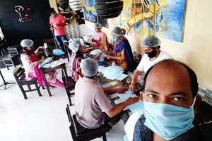 দুর্যোগকালে এক সমবায় সমিতির মহৎ উদ্যোগ