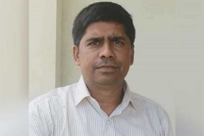 অভিভাবকহীন এক বিশ্বের পথে...