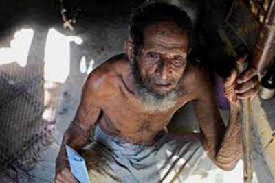 করোনার ধাক্কা সামলাতে অসহায় প্রবীণদের দায়িত্ব নেবে কে?