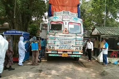 ৭৫ দিন পর হিলি স্থলবন্দর দিয়ে আমদানি-রফতানি শুরু