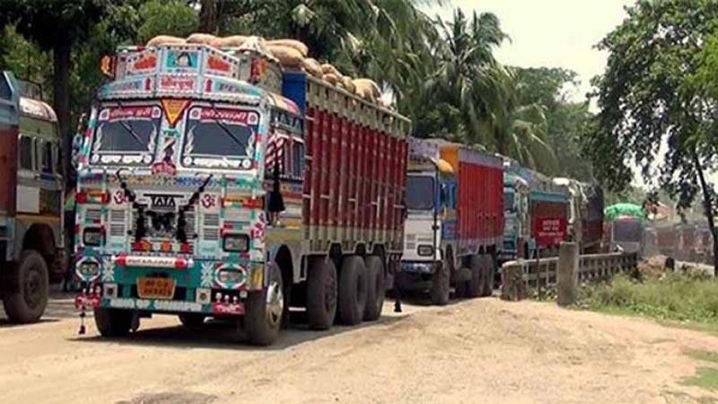 শনিবার দেশে ঢুকতে পারে আটকে পড়া পেঁয়াজ