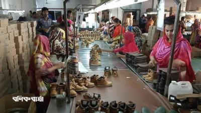 ইউরোপ মাতাচ্ছে বরিশালে তৈরি জুতা
