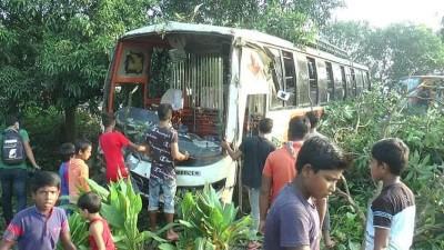 মেহেরপুরে বাসের সাথে ইট ভাঙার যানের সংঘর্ষ, ২ শ্রমিক নিহত