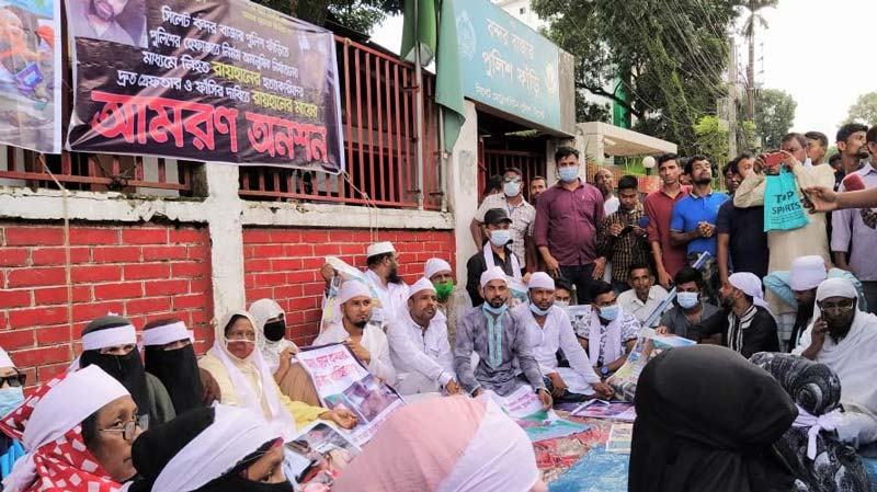 রায়হানের মায়ের অনশন ভাঙালেন মেয়র আরিফ