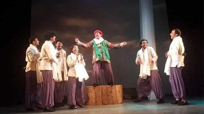 দর্শকরা মঞ্চে নাটক দেখলে নাট্যকর্মীদের পরিশ্রম সার্থক