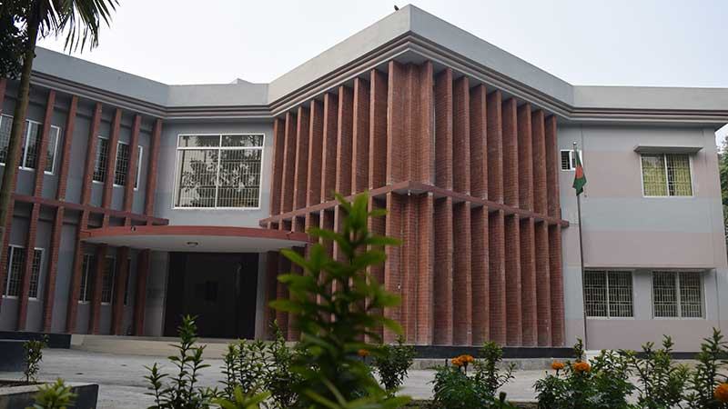 দেড় কোটি টাকায় নির্মিত প্রাণী সংগনিরোধ কেন্দ্র তালাবদ্ধ