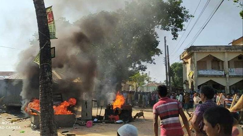 চেয়ারম্যানের নাক ফাটিয়ে গ্রেফতার চা দোকানি, দোকান পুড়িয়ে দিল বিক্ষুব্ধরা