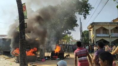 চেয়ারম্যানের নাক ফাটিয়ে গ্রেফতার চা দোকানি, দোকান পুড়িয়ে দিল বিক্ষুব্ধরা
