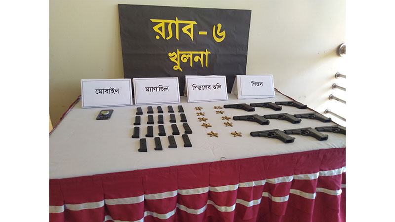 পুটখালীতে ৯টি বিদেশী পিস্তলসহ অস্ত্র ব্যবসায়ী আটক