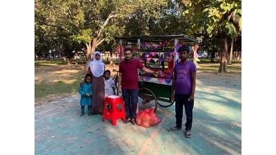 করোনায় বেকার স্বামী, খাবার জোগাতে চুল বিক্রি করা নারীর পাশে ইউএনও
