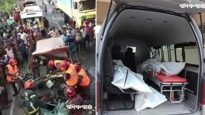 কুষ্টিয়ায় ট্রাক অ্যাম্বুলেন্স মুখোমুখি সংঘর্ষে নিহত ৫
