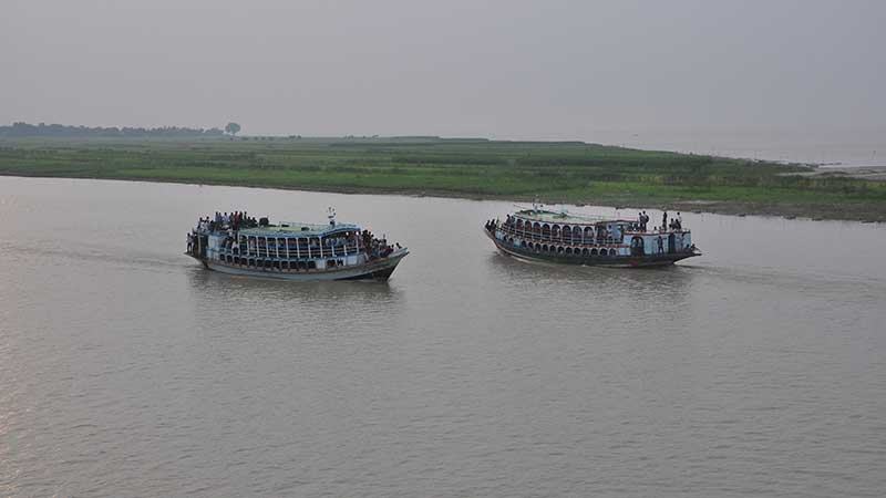 অবহেলিত যমুনা ধুঁকছে নৌপথ