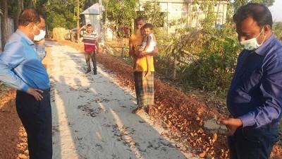 হঠাৎ পরিদর্শনে ধরা পড়ল ঠিকাদারের অনিয়ম