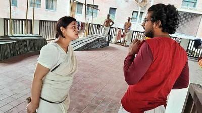 ‘থিয়েটারকে পেশাদারিত্বের জায়গায় নিয়ে যাওয়া সম্ভব হয়নি’