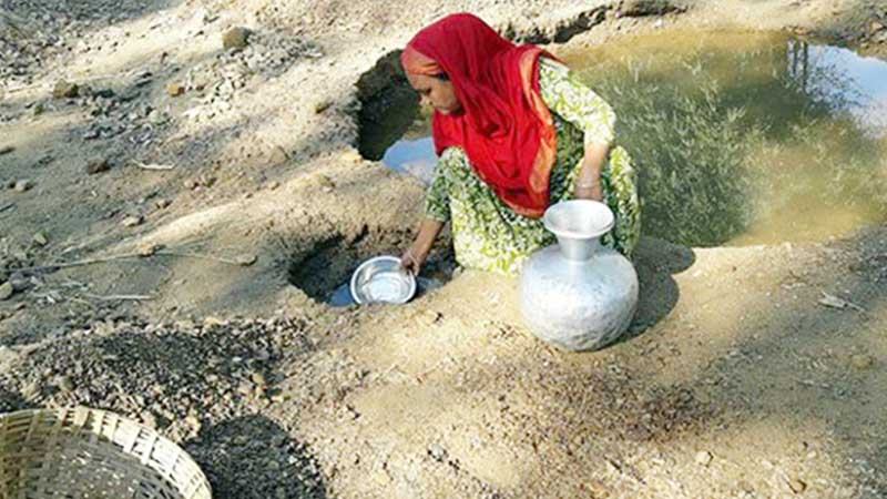 সুপেয় পানি সংকটে লক্ষাধিক বাসিন্দা