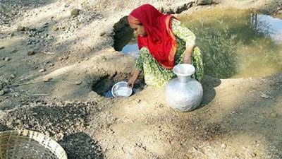 সুপেয় পানি সংকটে লক্ষাধিক বাসিন্দা