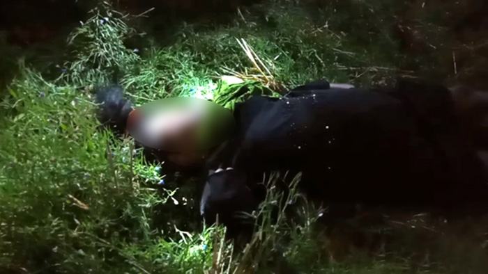 বাগেরহাটে শস্যক্ষেতে নারীর গলায় ফাঁস লাগানো মরদেহ