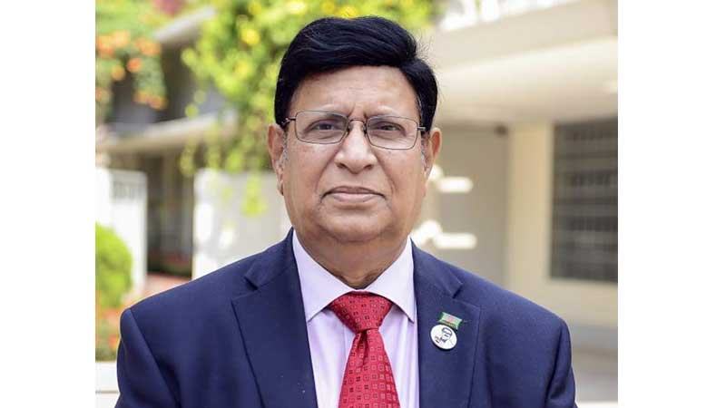 সে বজ্রকণ্ঠ এখনো লীন হয়ে যায়নি