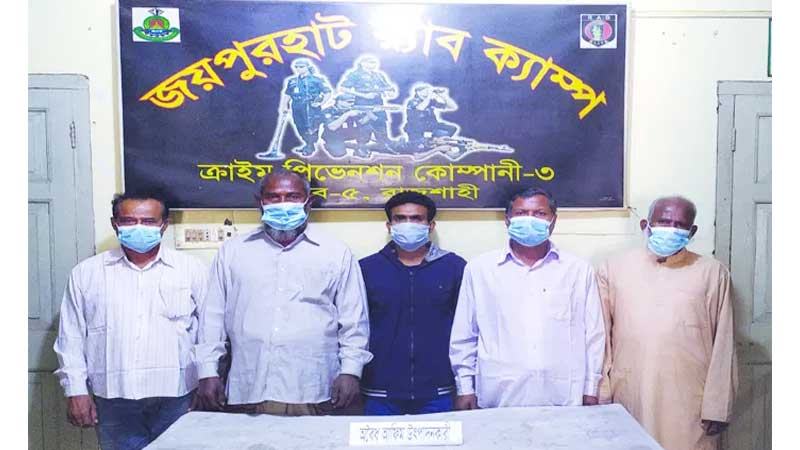 জয়পুরহাটে ৭ বিঘা জমিতে নিষিদ্ধ পপি চাষ!