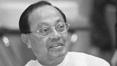 নোয়াখালী অঞ্চলের শিল্পোদ্যোক্তাদের উপকর্তা ছিলেন মওদুদ আহমদ