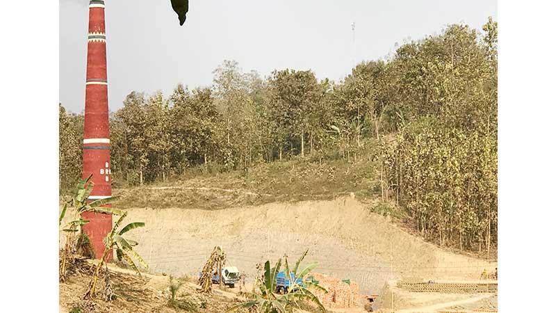 রাঙ্গামাটিতে পাহাড় কেটে অবৈধ ইটভাটা স্থাপন