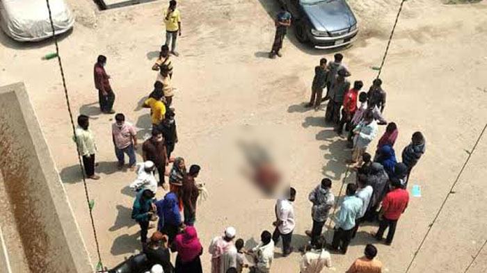 লক্ষ্মীপুরে ফেসবুক লাইভে এসে আদালত চত্বরে যুবকের আত্মহত্যা
