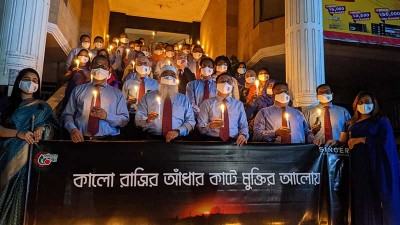 শহীদদের স্মরণে সিঙ্গারের মোমবাতি প্রজ্বালন