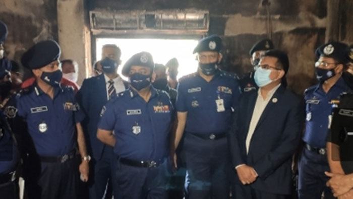 ব্রাহ্মণবাড়িয়ায় ক্ষতিগ্রস্ত স্থাপনা পরিদর্শন করলেন আইজিপি
