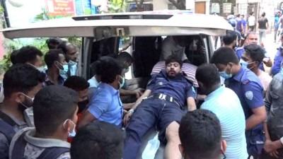 ব্রাহ্মণবাড়িয়ায় পুলিশবাহী পিকআপে বাসের চাপায় ২১ পুলিশ সদস্য আহত