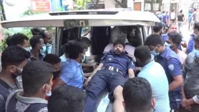 ব্রাহ্মণবাড়িয়ায় বাসচাপায় আহত ২১ পুলিশ সদস্য