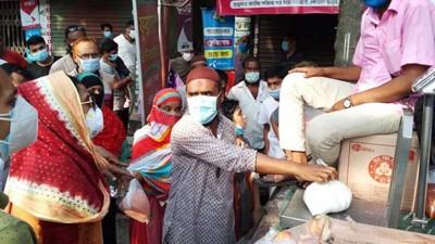ওজনে কম দেয়ায় বগুড়ায় টিসিবি ডিলারকে জরিমানা