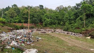 মৌলভীবাজারে বনাঞ্চলেই বর্জ্য ফেলছে পৌর কর্তৃপক্ষ