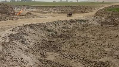 পদ্মাপারে অবৈধভাবে বালি উত্তোলনের মহোৎসব
