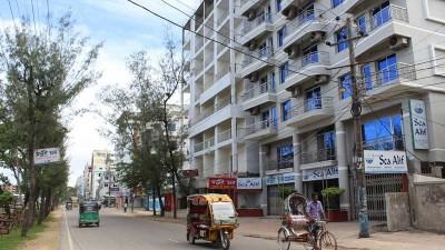 কক্সবাজারে সংকটে ৩০ হাজার কর্মজীবী