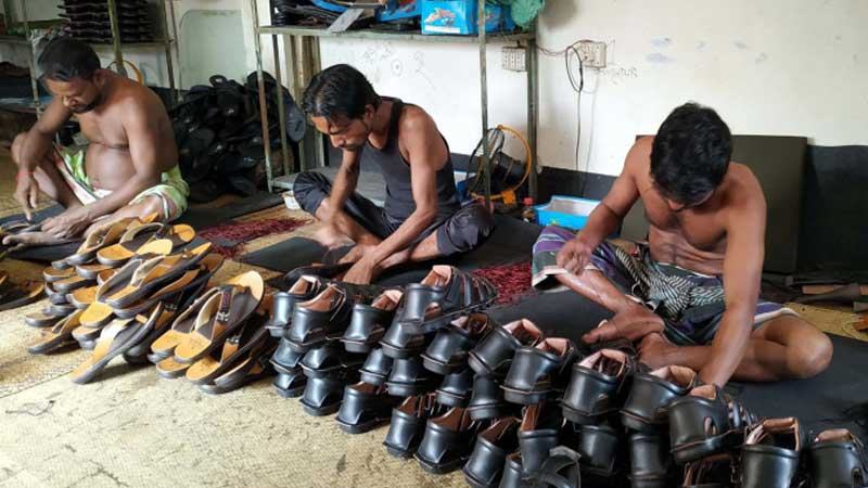 সংকটে ব্রাহ্মণবাড়িয়ার পাদুকা শিল্প