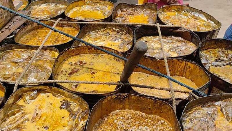 নাটোরে ভেজাল গুড় ব্যবসায়ীকে জেল ও জরিমানা