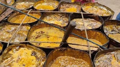 নাটোরে ভেজাল গুড় ব্যবসায়ীকে জেল ও জরিমানা