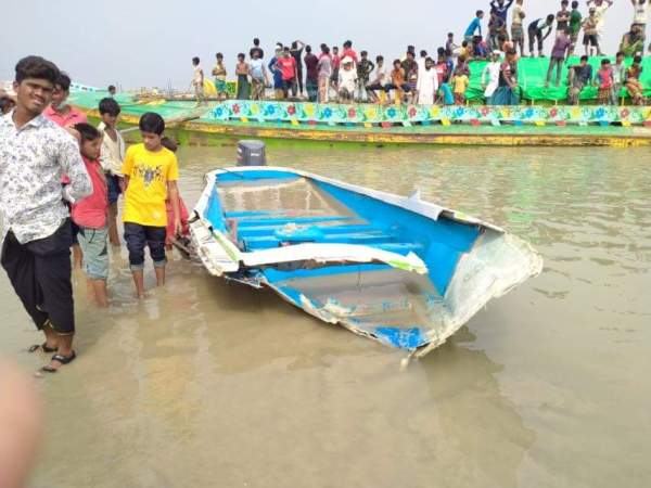 পদ্মায় স্পিডবোট-বাল্কহেডের সংঘর্ষে নিহত ২৬
