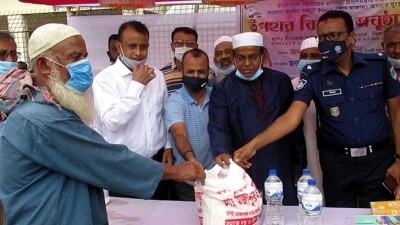 ঝিনাইদহে ৫ হাজার হতদরিদ্র পরিবার পেল খাদ্যসামগ্রী