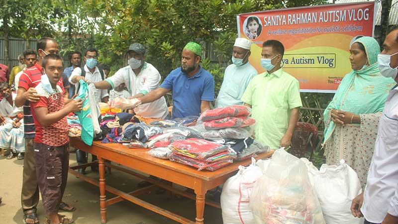 কুড়িগ্রামে প্রতিবন্ধী শিশুরা পেল নতুন পোশাক