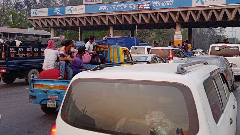 বঙ্গবন্ধু সেতুতে ২৪ ঘণ্টায় ৩২ হাজার যানবাহন পারাপার