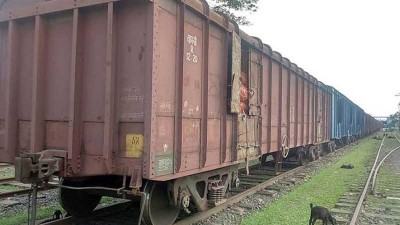 রেলপথ দিয়ে ভারত  থেকে দেড় হাজার টন পেঁয়াজ আমদানি
